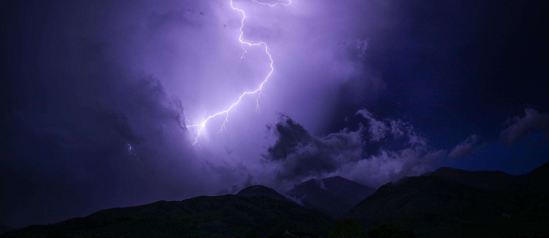 Summer lightning over Rockies proves deadly, but Colorado hikers